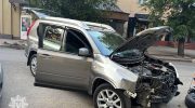 У Франківську водій в'їхав у дерево і пошкодив комунальне майно